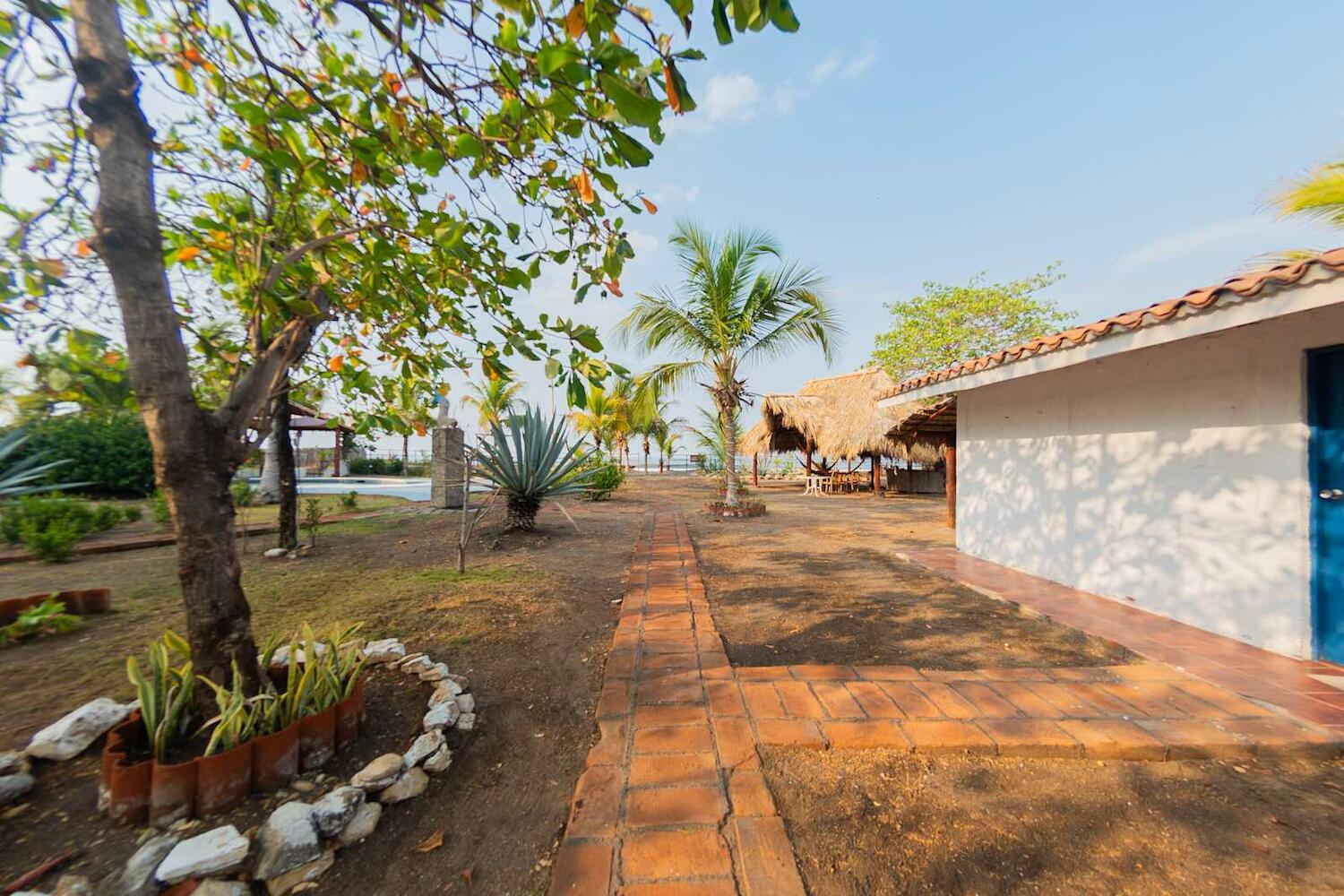 Somar Surf Lodge, León