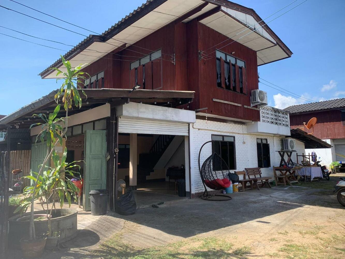 Kk House, Pai
