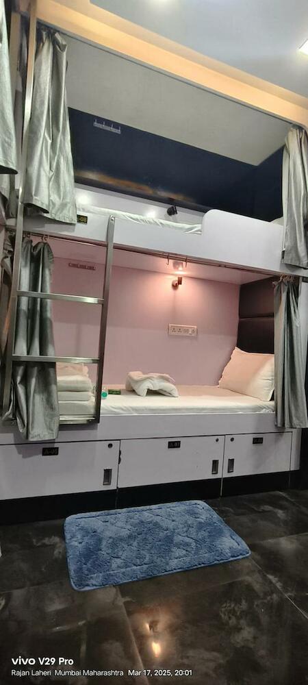 New Address Dormitory -1 Min-seepz Metro Station, Mumbai
