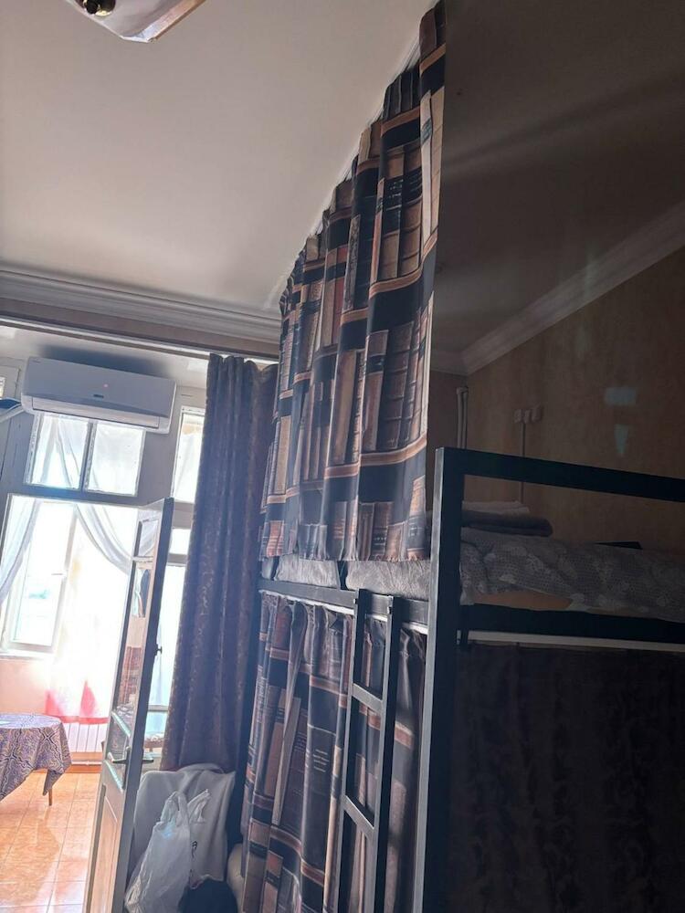 Pariss Library Hostel, Yerevan
