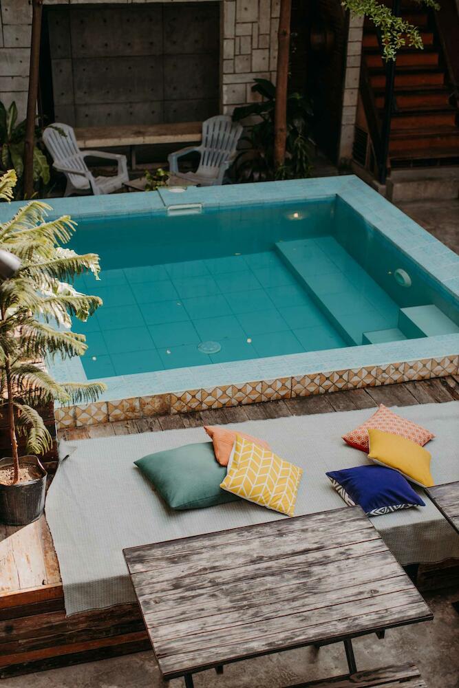 Eia by Dawata, Cebu City