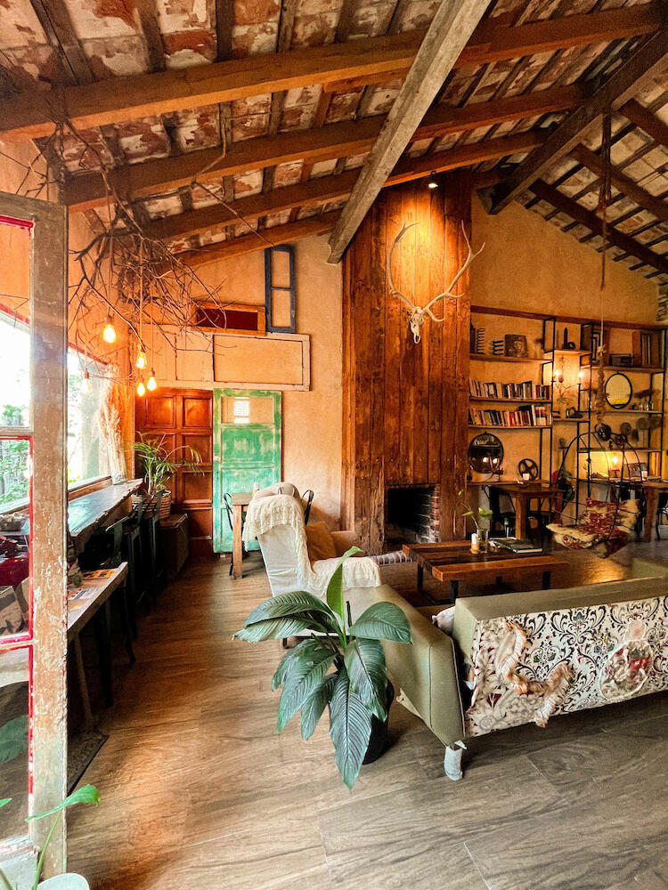 Pura Vida Mae Hostel