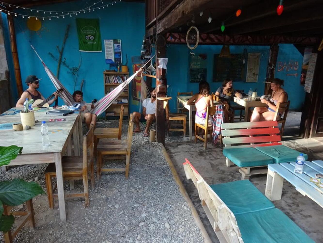 Hostal Moai, Montañita