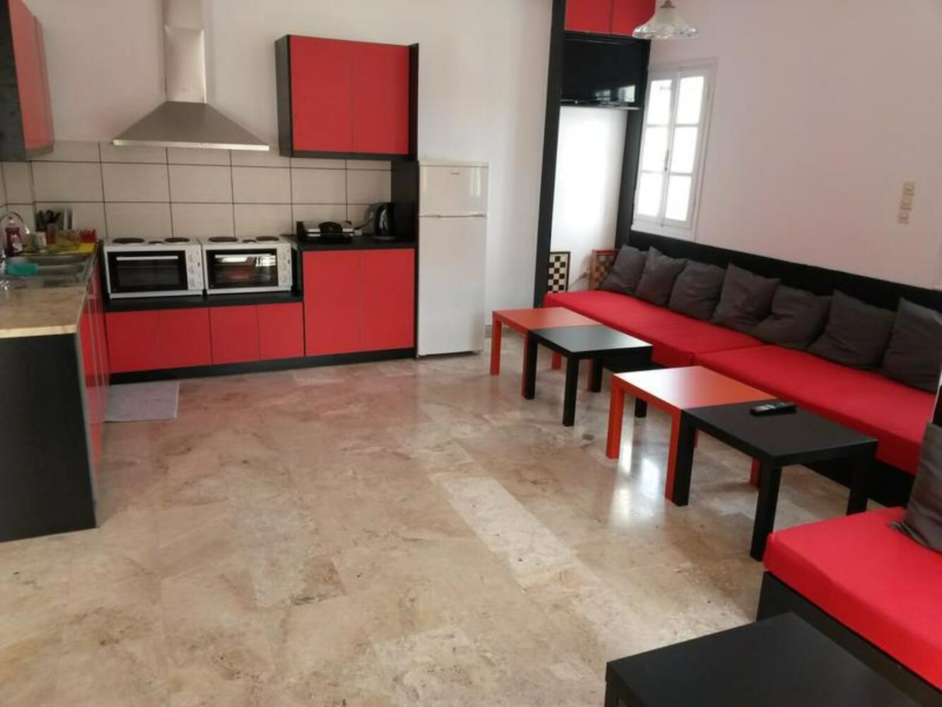 Fira Backpackers Place, Santorini