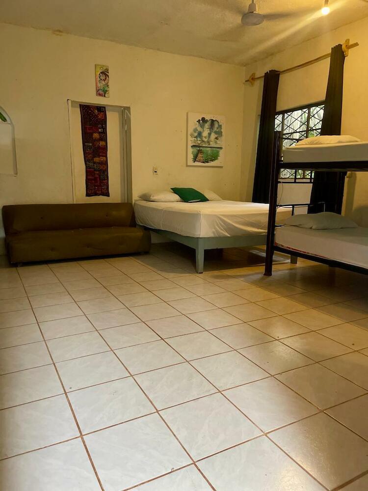 Hostalito Lahar, Bacalar