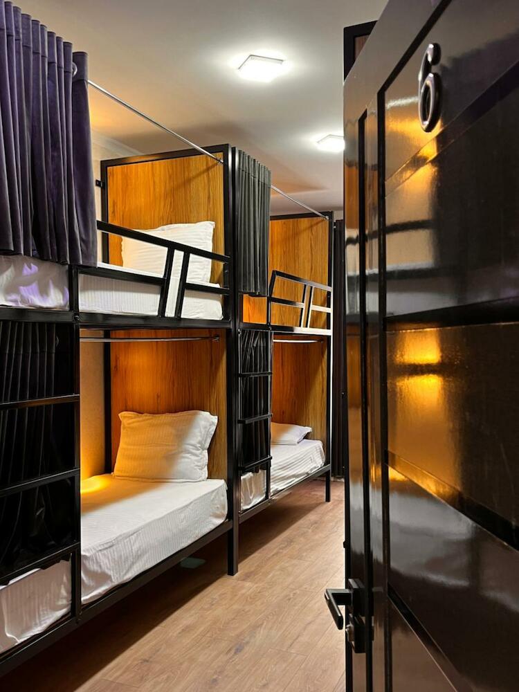 Al Bukhari Hostel