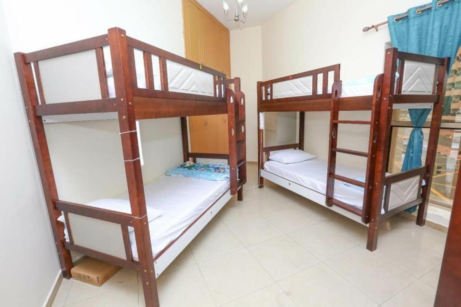 Sarjak's Hostel, Dubai