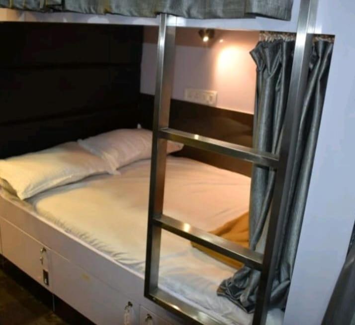 New Address Dormitory -1 Min-seepz Metro Station, Mumbai