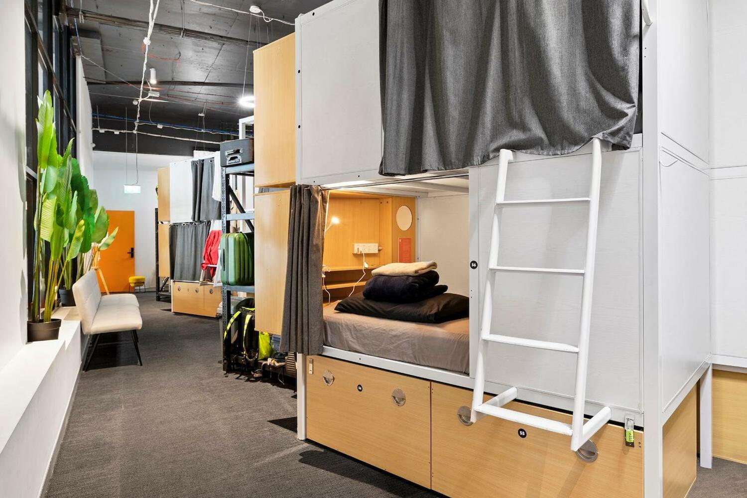 Tequila Sunrise Podstel, Brisbane