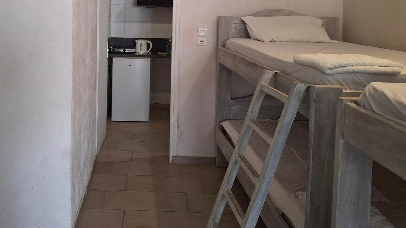 Santorini Breeze Studios, Santorini