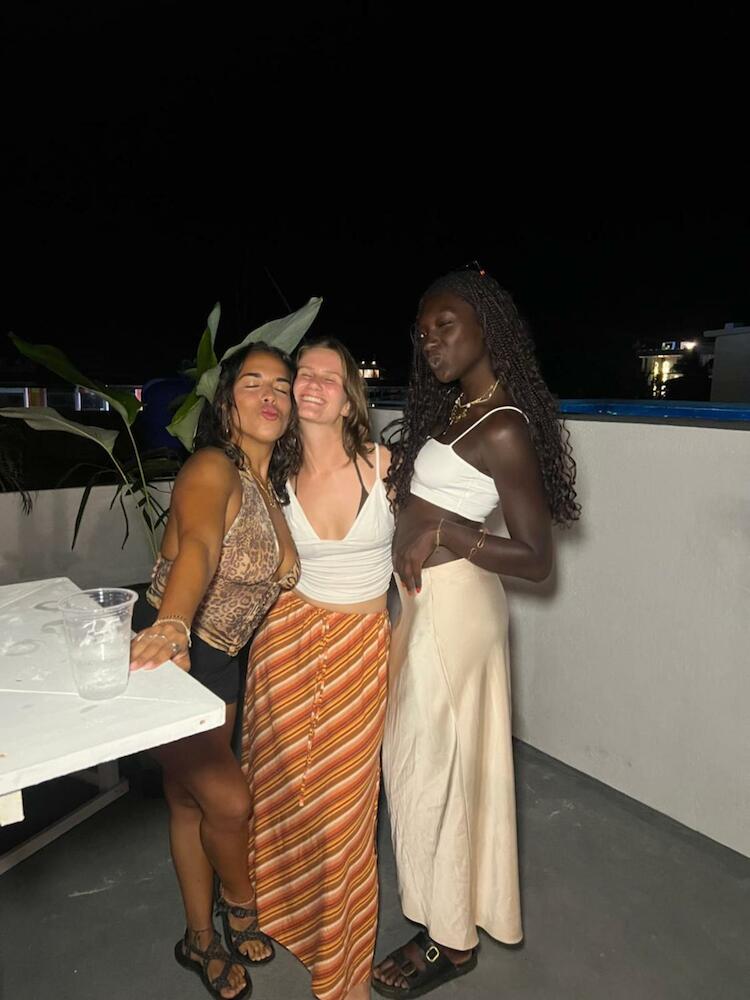 Island Wave Surf Hostel, Weligama