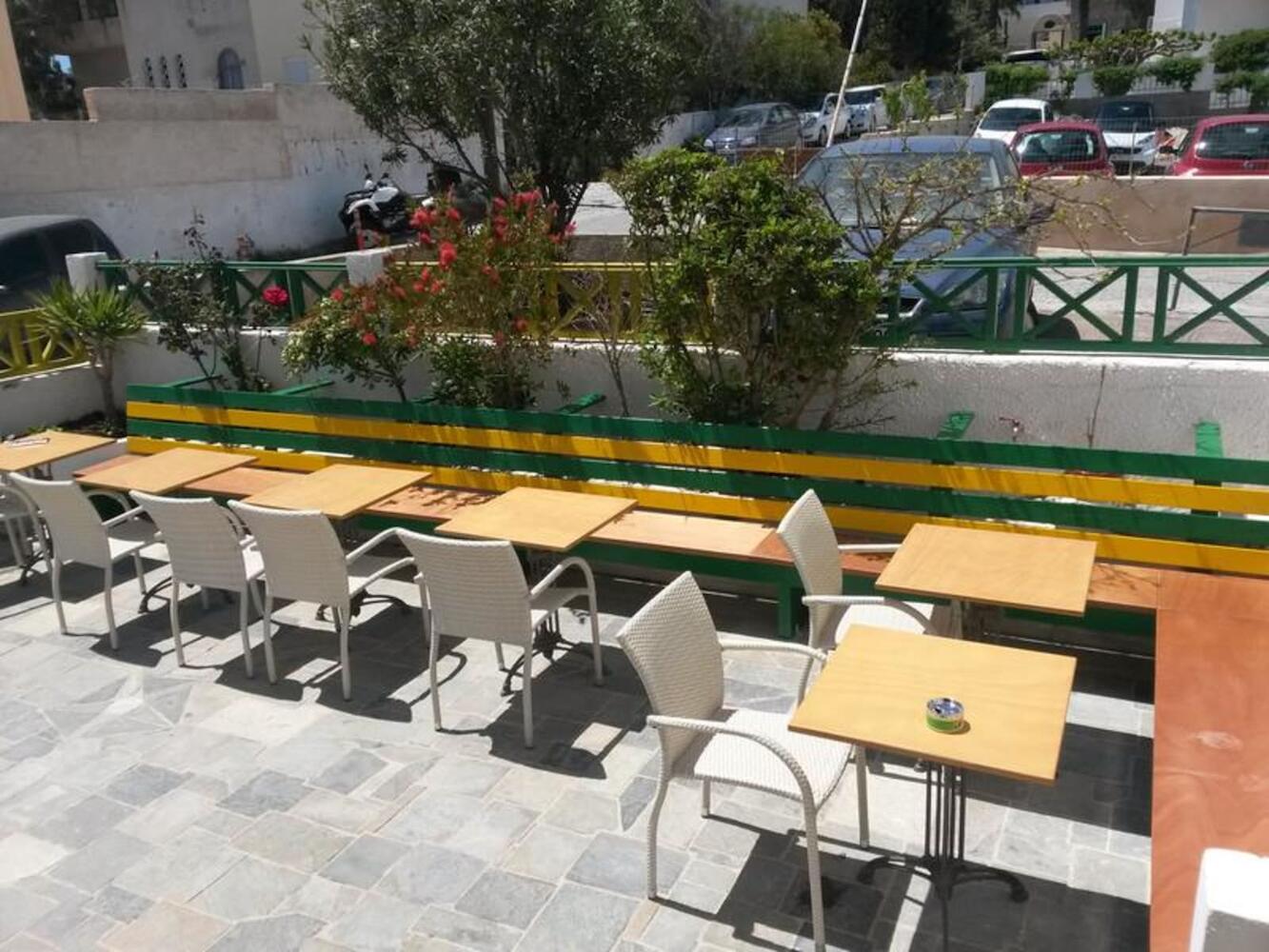 Fira Backpackers Place, Santorini
