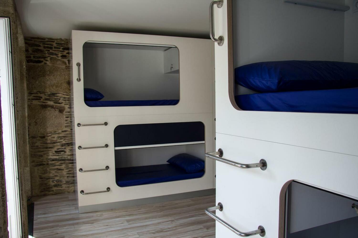 Hostel Cross, Lugo