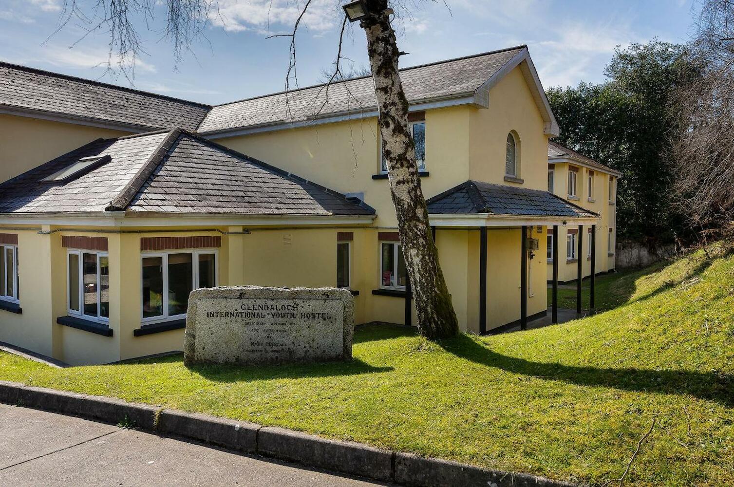 Where to stay in Glendalough on a budget