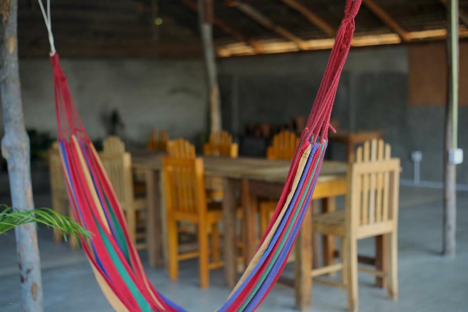 Hangten's Surf Skate Hostel