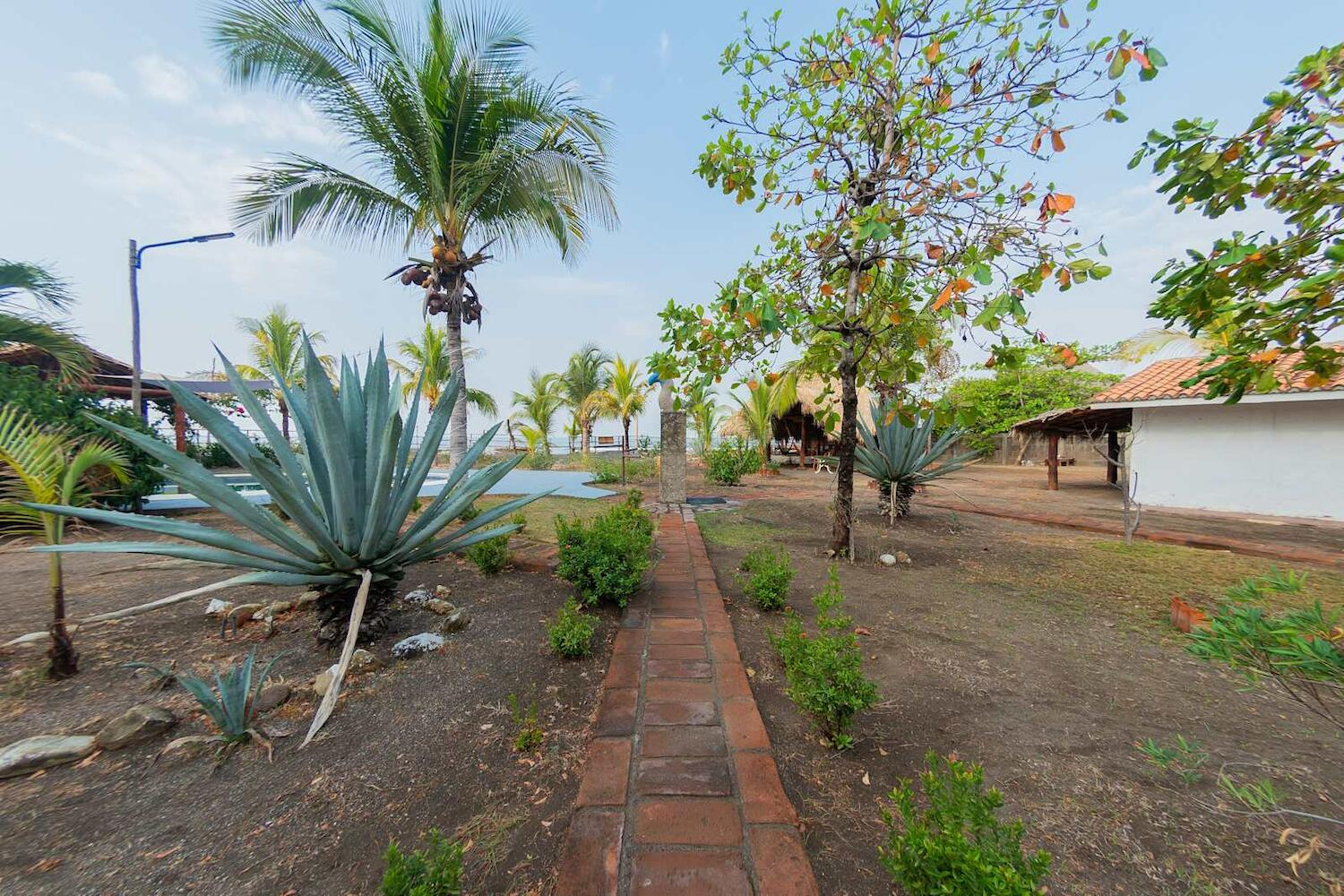 Somar Surf Lodge, León