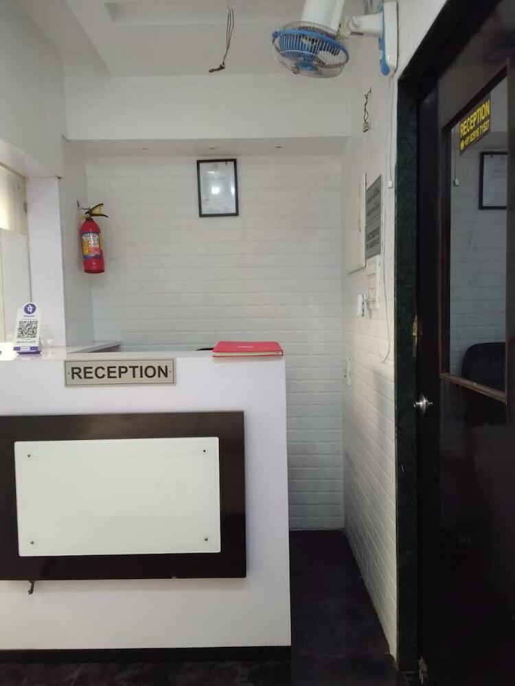 New Address Dormitory -1 Min-seepz Metro Station, Mumbai