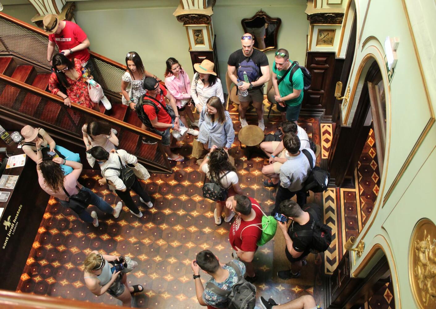 Sant Jordi Hostels