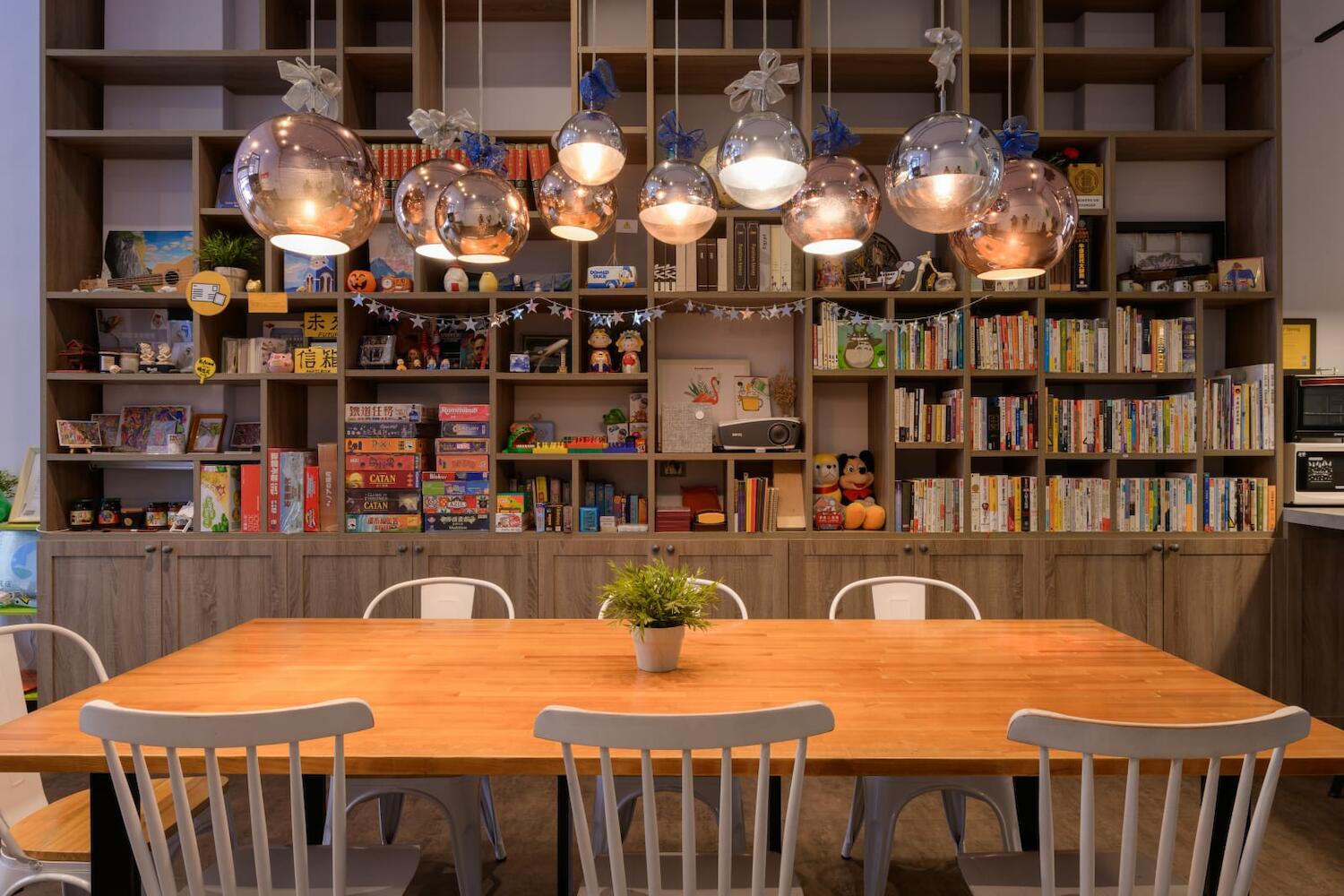 Dumbo Hostel
