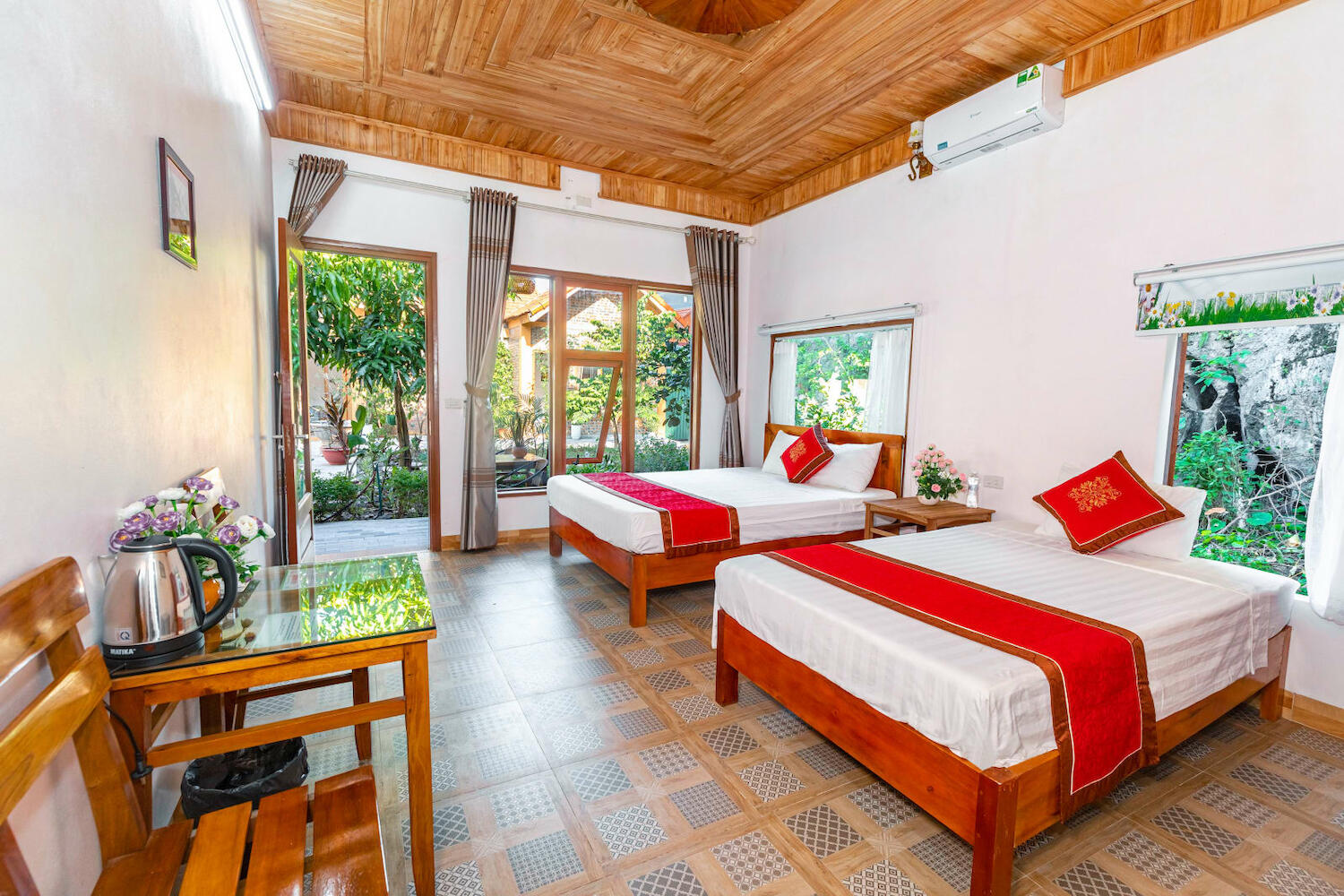 Tam Coc Mountain Bungalow