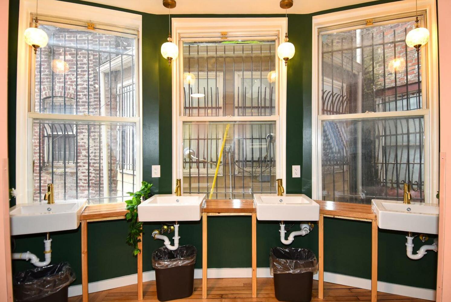 Caravan Hostel Dc