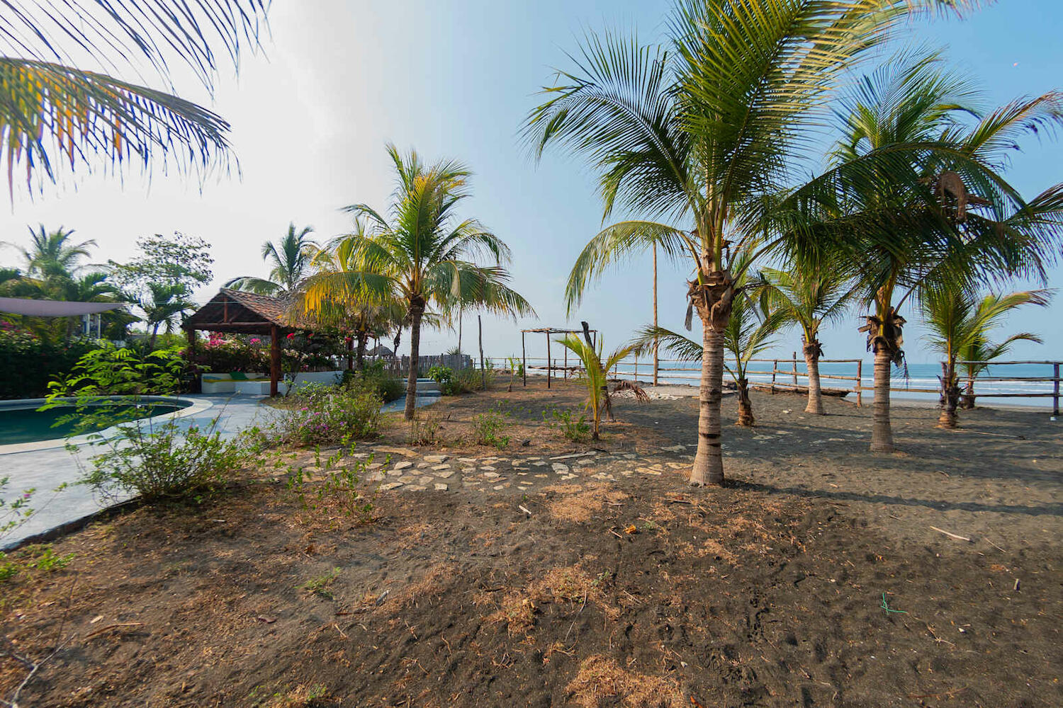 Somar Surf Lodge, León