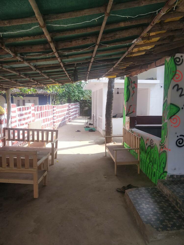 Anjuna Bay Hostel