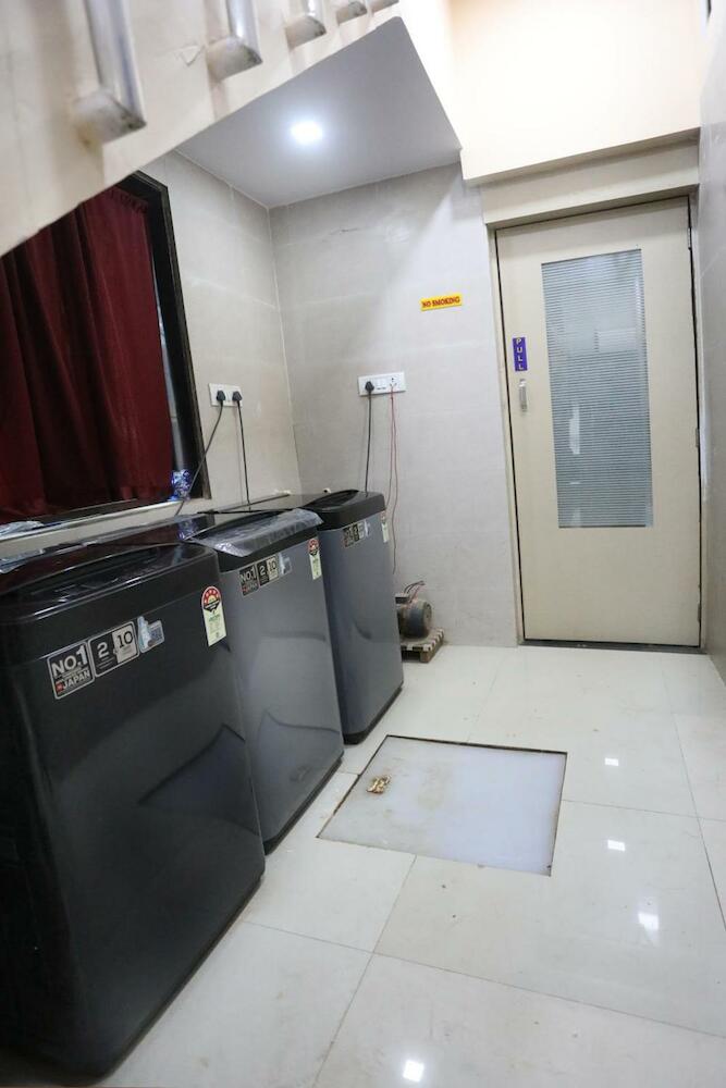 Mango Goregaon Hostel & Pg, Mumbai