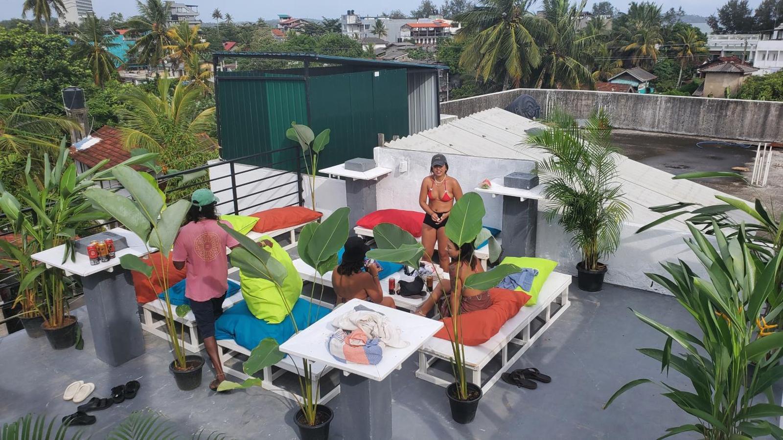 Island Wave Surf Hostel, Weligama