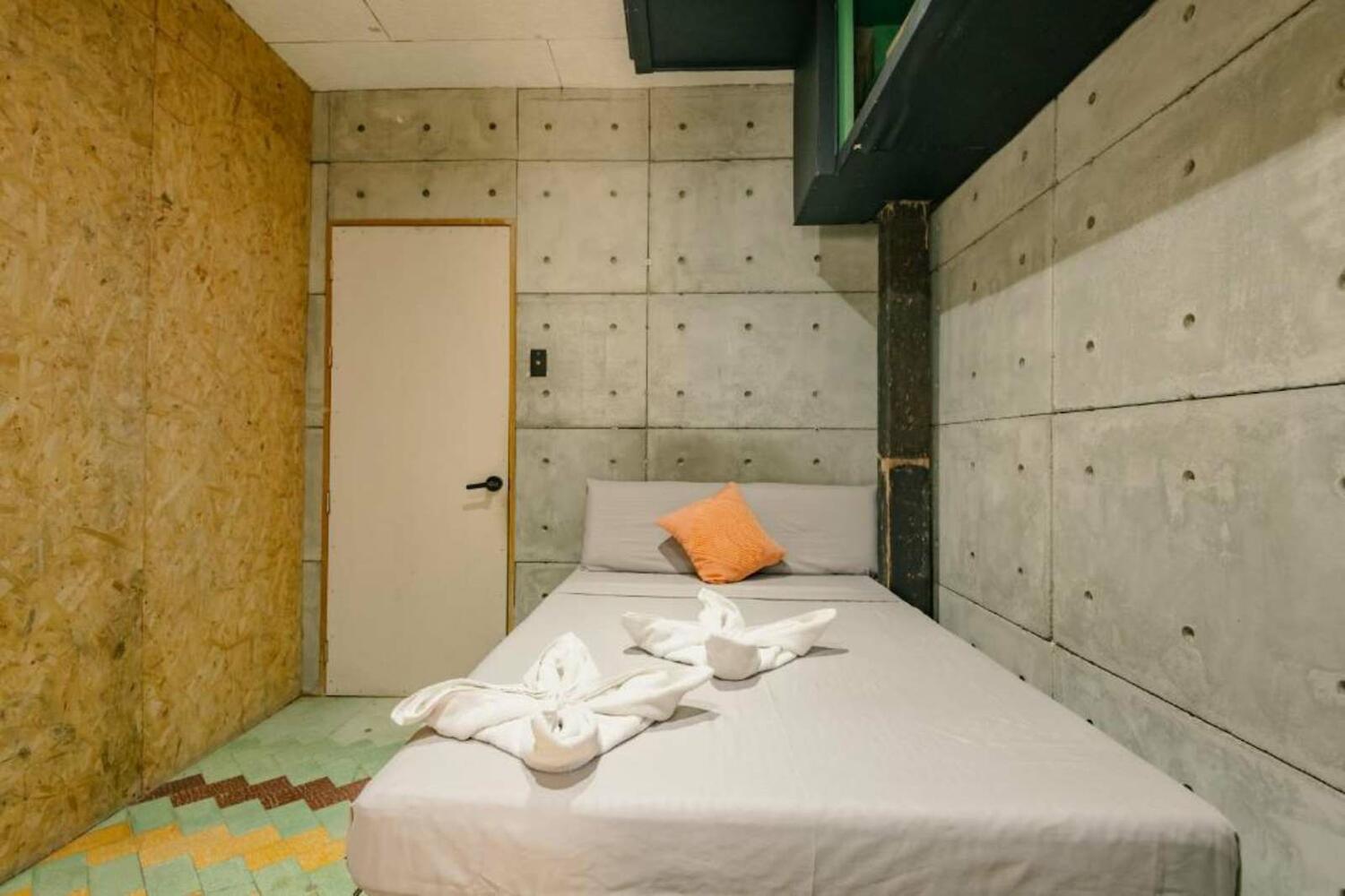 Eia by Dawata, Cebu City