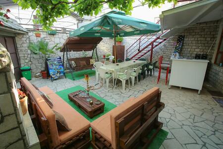 Best Party Hostel: Hostel & Guesthouse Adi, Mostar