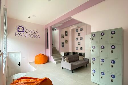 Casa Pandora Hostel Women Only, San José