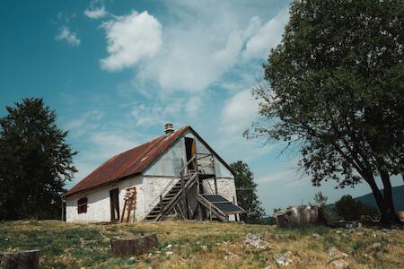 Household Šain, Plužine