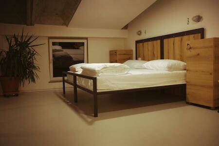 Garage Hostel, Nova Gorica