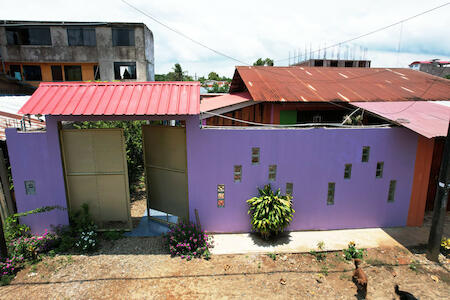 Koryares Househostel Tambopata