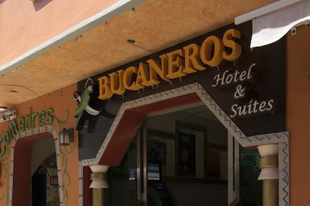 Hotel & Restaurant Bucaneros