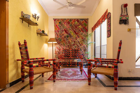 Coyote Den Travelers Hostel, Islamabad