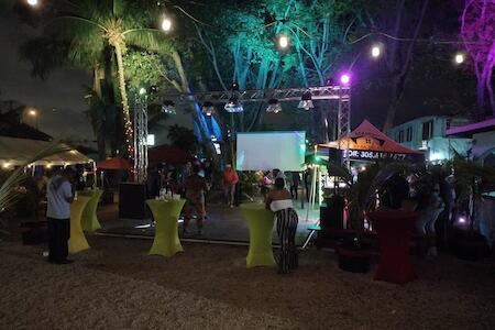Best for Solo Traveler: Hoosville Hostel, Florida City