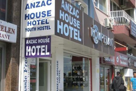 Anzac House Youth Hostel