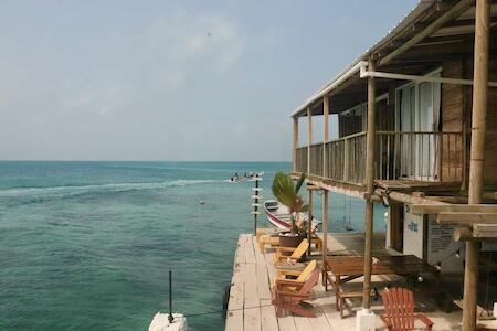 Hostel Santa Cruz Del Islote, Tintipan Island