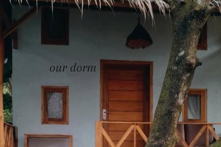 Anik Homestay, Batukaras