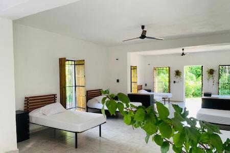 Best for Solo Traveler: Hostal Homún Oro Verde, Mérida