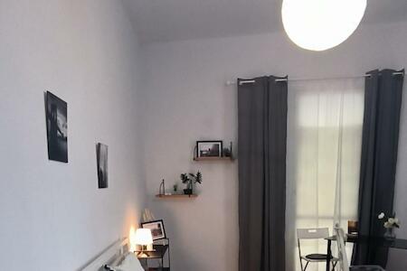Cozy Apartments & Rooms