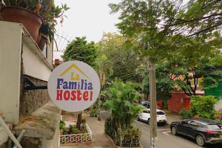 La Familia Hostel - Manila