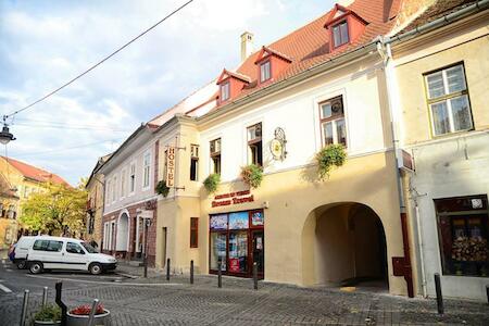 Best Party Hostel: Hostel PanGeea, Sibiu