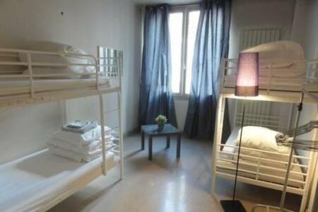 Justabed, Paris Justabed, Paris