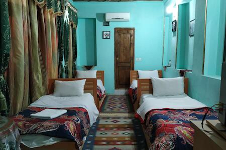 Golshan Traditional Hostel
