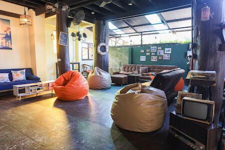 Best Party Hostel: Blockhouse Hostel, Ban Na We Best Party Hostel: Blockhouse Hostel, Ban Na We