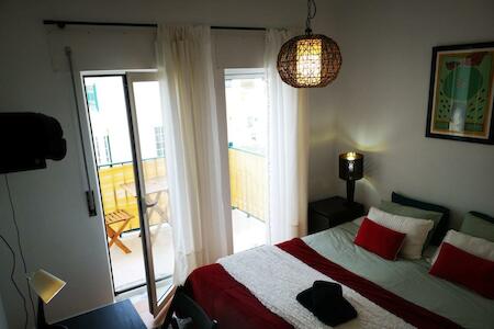 Best Party Hostel: Peniche Surf Lodge, Peniche