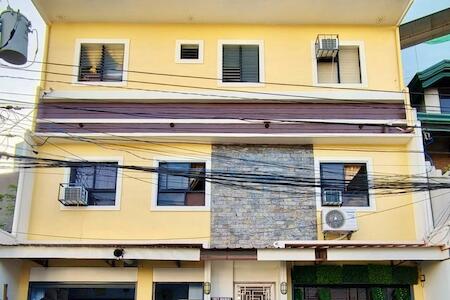 Tres Marias Place, Iloilo City